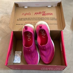 Practically new RYKA hydrosphere training shoes, size 6 pink